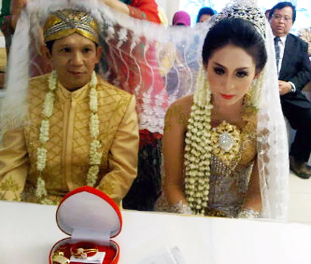 Di usia 49 tahun, Ginanjar Empat Sekawan mengakhiri masa lajangnya.