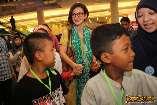 GALERI SEDERET ARTIS BELANJA BARENG ANAK  JALANAN  BAJU  