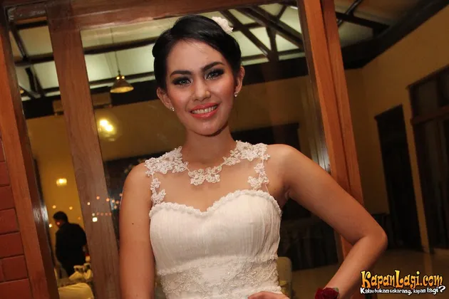 GAYA MEMUKAU SELEB DI PERNIKAHAN SHAREENA GUNAWAN - RYAN 