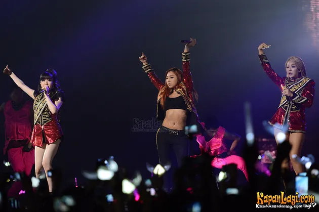 2NE1