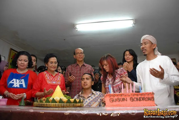 Gugun Gondrong Ultah