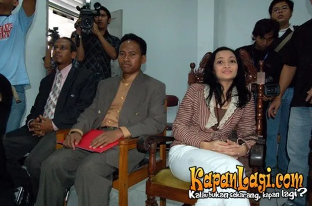 Gusti Randa Vs Nia Paramitha