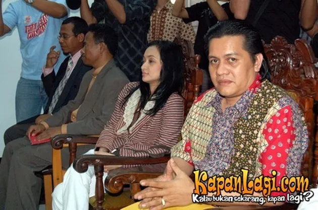 Gusti Randa Vs Nia Paramitha