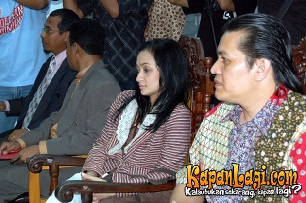 Gusti Randa Vs Nia Paramitha