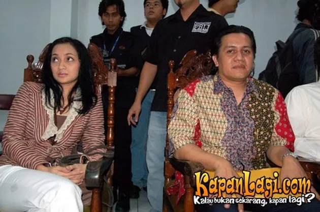 Gusti Randa Vs Nia Paramitha
