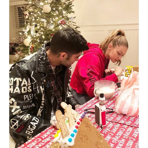 Keluarga Gigi Hadid & Zayn Kumpul Bareng
