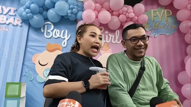 Mpok Alpa Hamil Anak Kembar