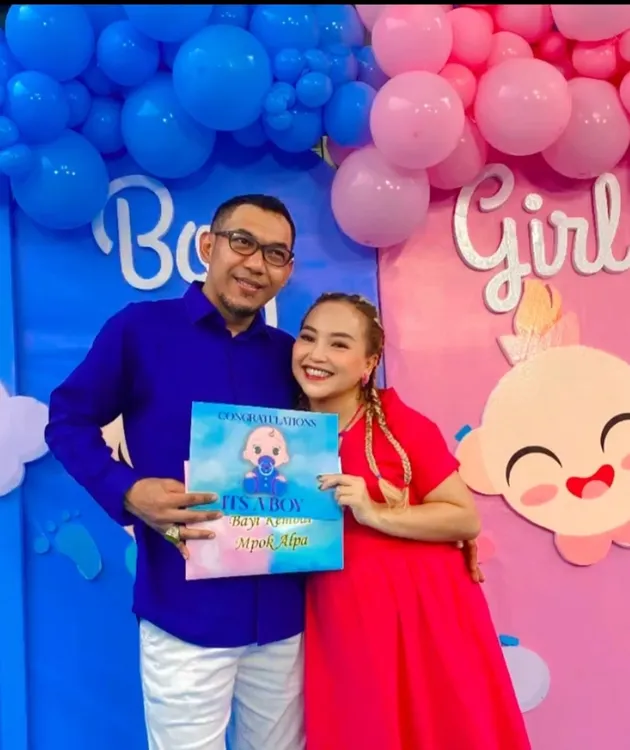 Mpok Alpa Hamil Anak Kembar