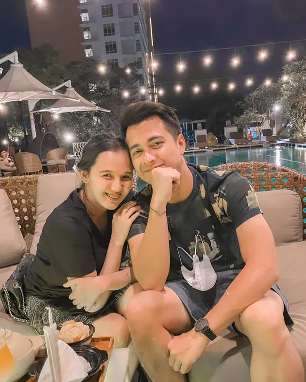 Baby Bump Istri Eza Gionino Hamil Anak Ketiga