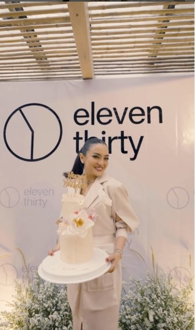 Pregnant Perfume, Photo of Ririn Ekawati and Ibnu Jamil Holds an Event Launch Attended by Top Artists with Elegant Style