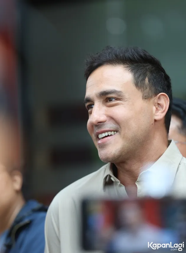 Hamish Daud di Depan Awak Media