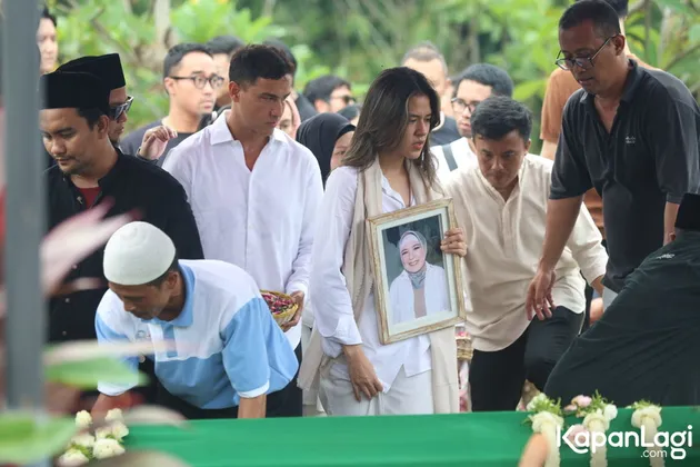 Hamish Daud di Belakang Raisa