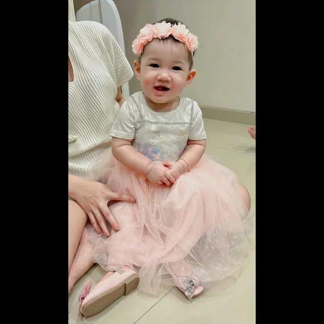 Anak Nella Kharisma Bule Banget Gendhis