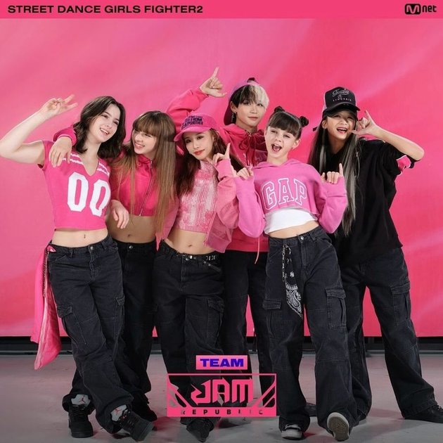 Only Have One Korean Member, Here's a Portrait of the Closeness of Jam Republic Crew Members in 'STREET GIRLS FIGHTER 2' - Communication Using Google Translate!