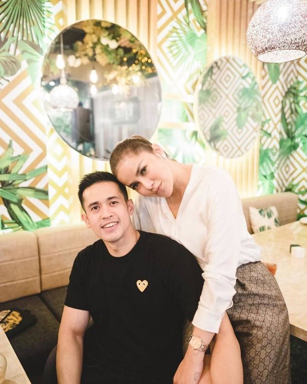 Delete Husband's Name on Instagram to Be Rumored Separated, Check Out 10 Pictures of Olla Ramlan and Aufar Hutapea Who Are Affectionate and Sticky Like Stamps