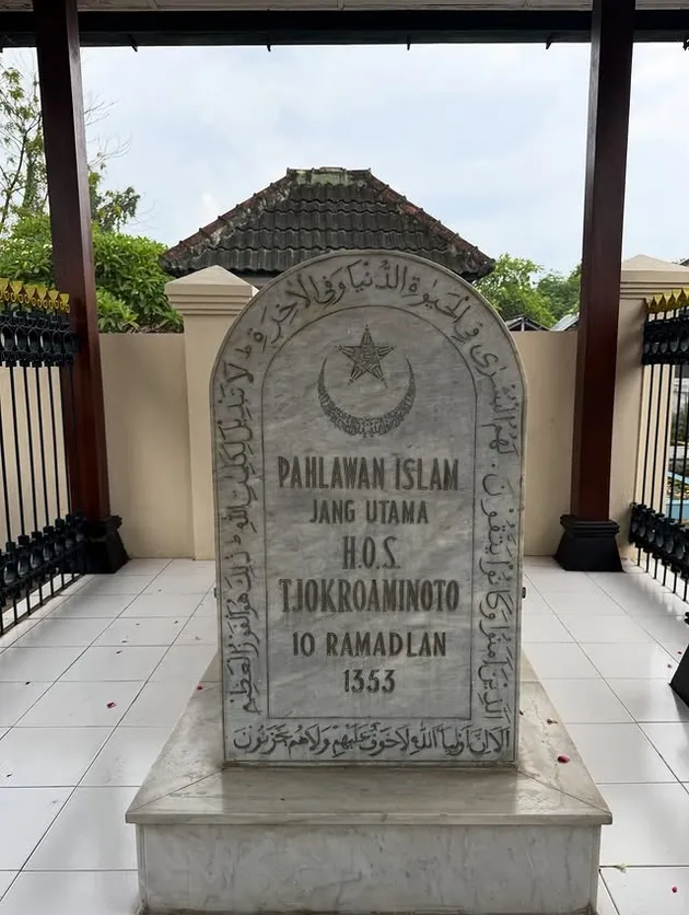 Makam HOS Tjokroaminoto