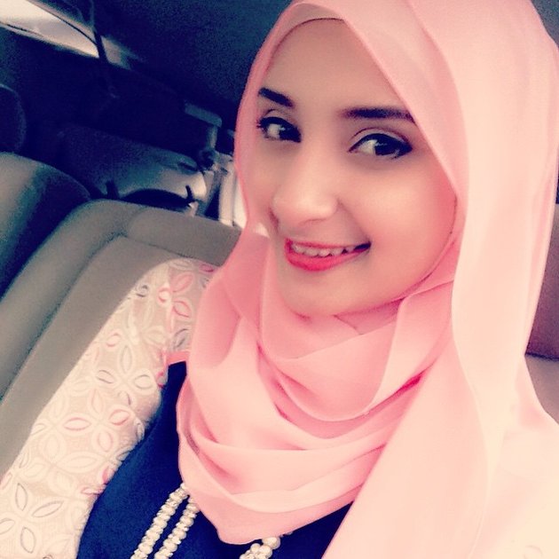 HIJAB CANTIK DAN INSPIRATIF ALA MODEL MUSLIMAH RIMMA HIJAB CANTIK DAN INSPIRATIF ALA MODEL MUSLIMAH RIMMA