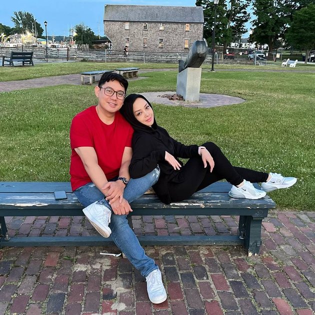 Hijrah Since 7 Years Ago, Check Out 10 Latest Photos of Terry Putri Replacing Hijab with Hoodie and Cap in America