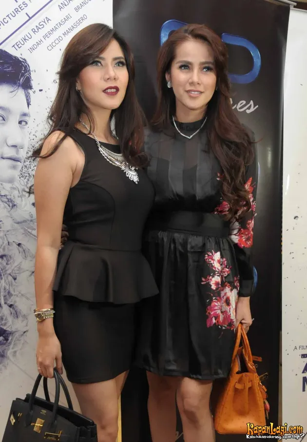 7 HARI MENEMBUS WAKTU