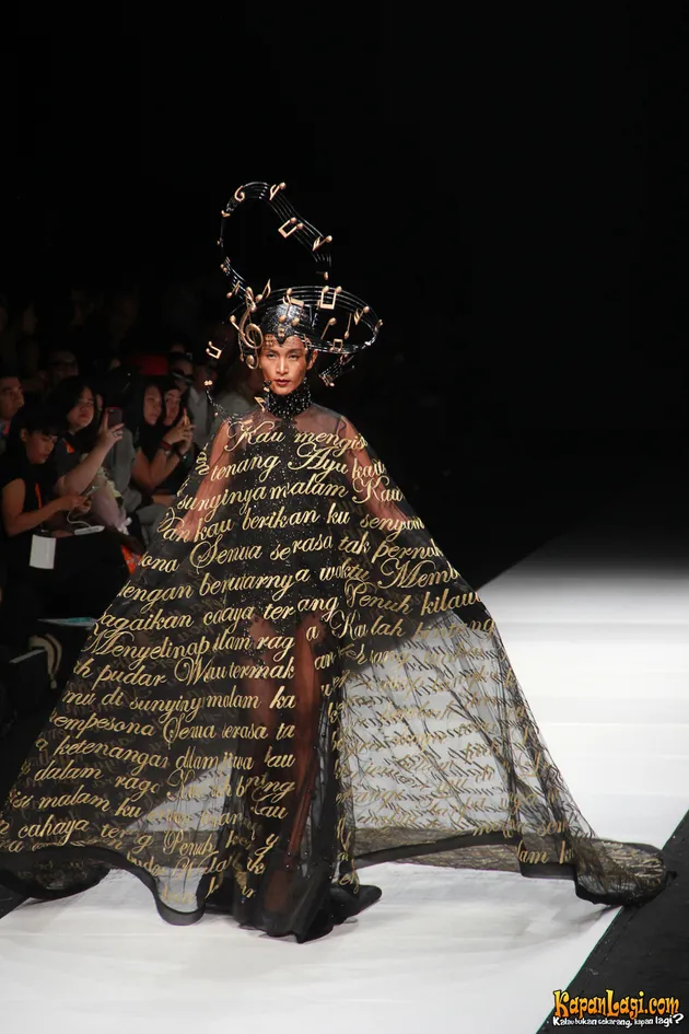 Dress Karya Ivan Gunawan