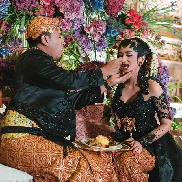 fanny ghassani dan suami