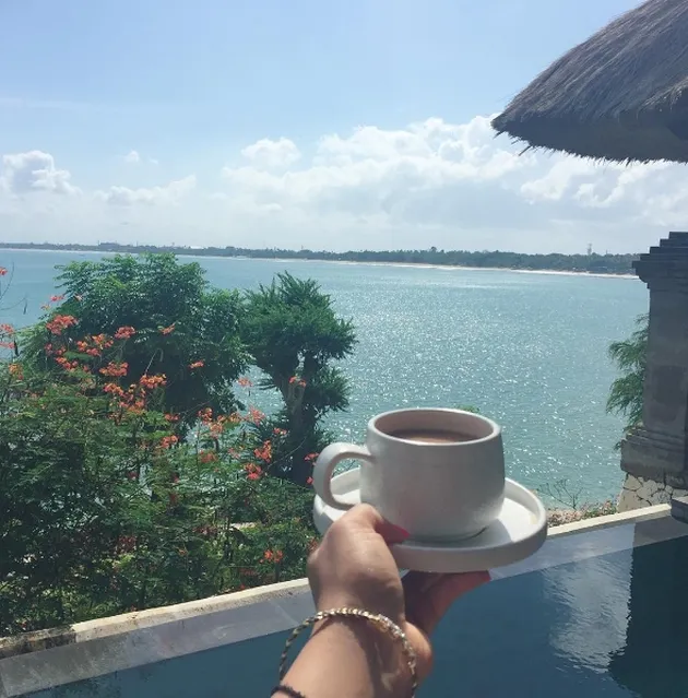 Bipasha Basu dan KSG