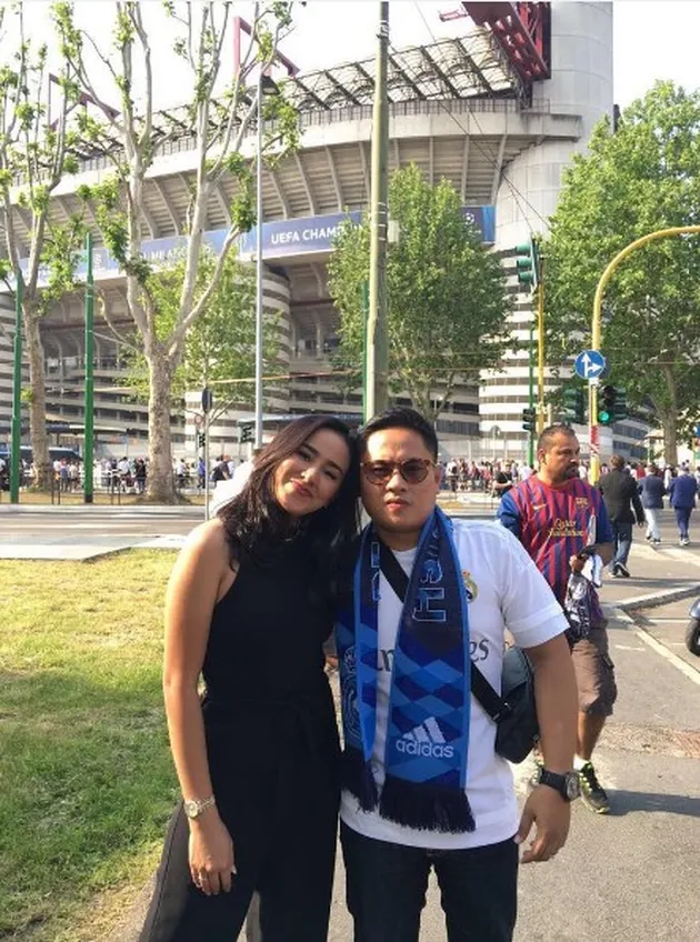 Selena Alesandra Honeymoon ke Eropa