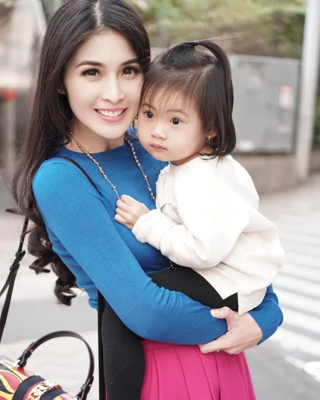 Sandra Dewi honeymoon