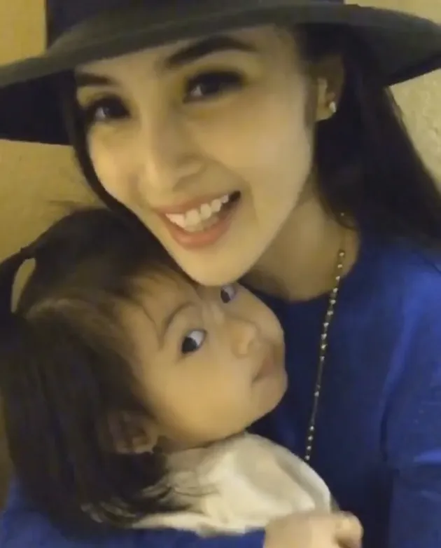 Sandra Dewi honeymoon