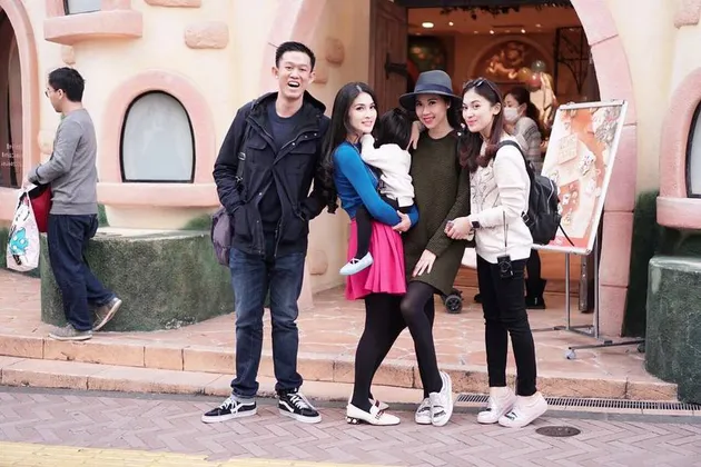 Sandra Dewi honeymoon