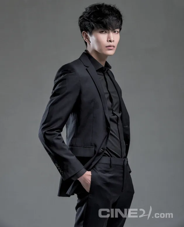 Aktor Korea Wamil