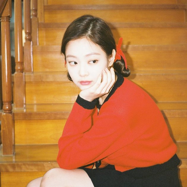Hot In Red! 9 Photos of Jennie BLACKPINK in Red Outfits, Making Hearts Flutter