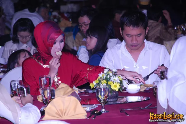 hanung bramantyo, zaskia adya mecca