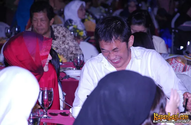 hanung bramantyo, zaskia adya mecca