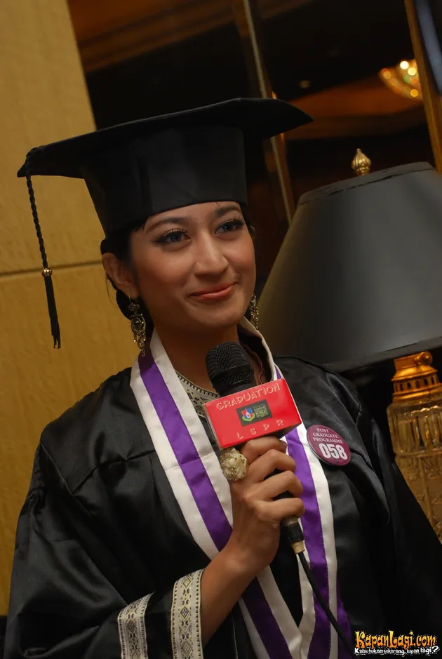 Helmalia Putri / Lisa A Riyanto