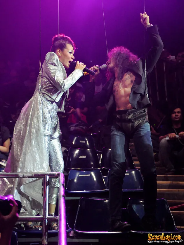dewi sandra, slank