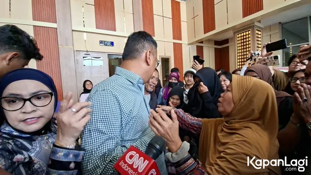 Ibu terdakwa penjarahan bertemu uya kuya di persidangan