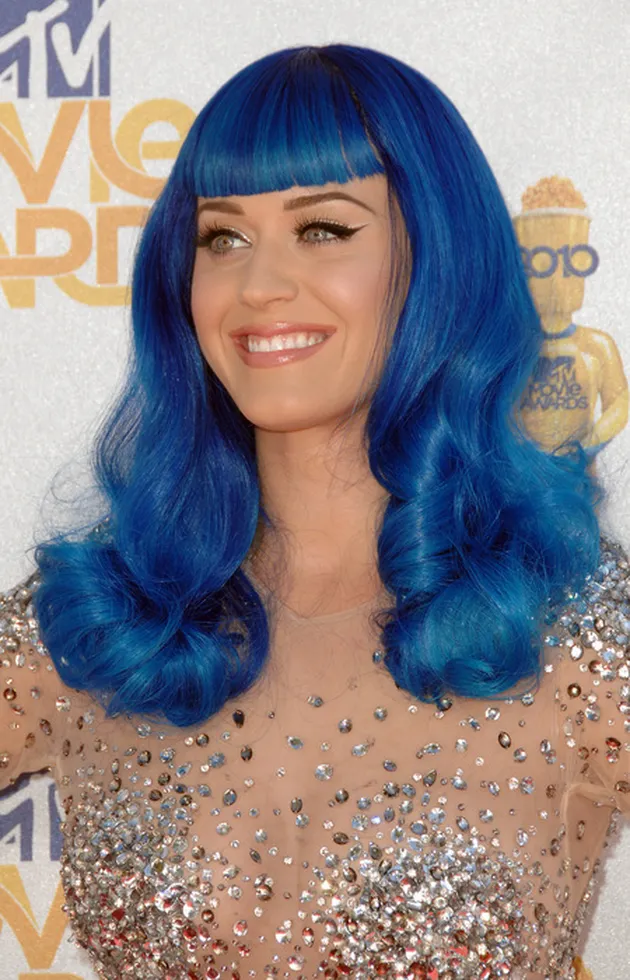 Blue is the warmest color! Setuju kan kalau model rambut Katy yang satu ini adalah salah satu yag paling iconic?