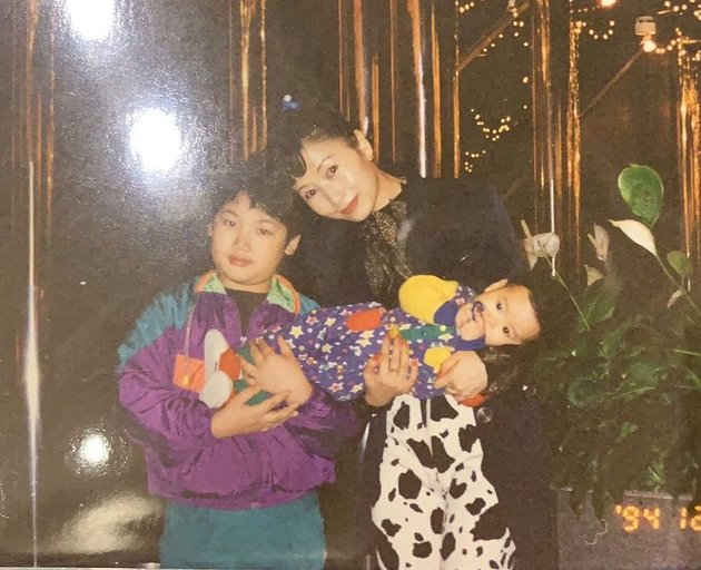 Idol Who Loves His Family, Let's Take a Look at Jackson Wang's Portraits with His Parents