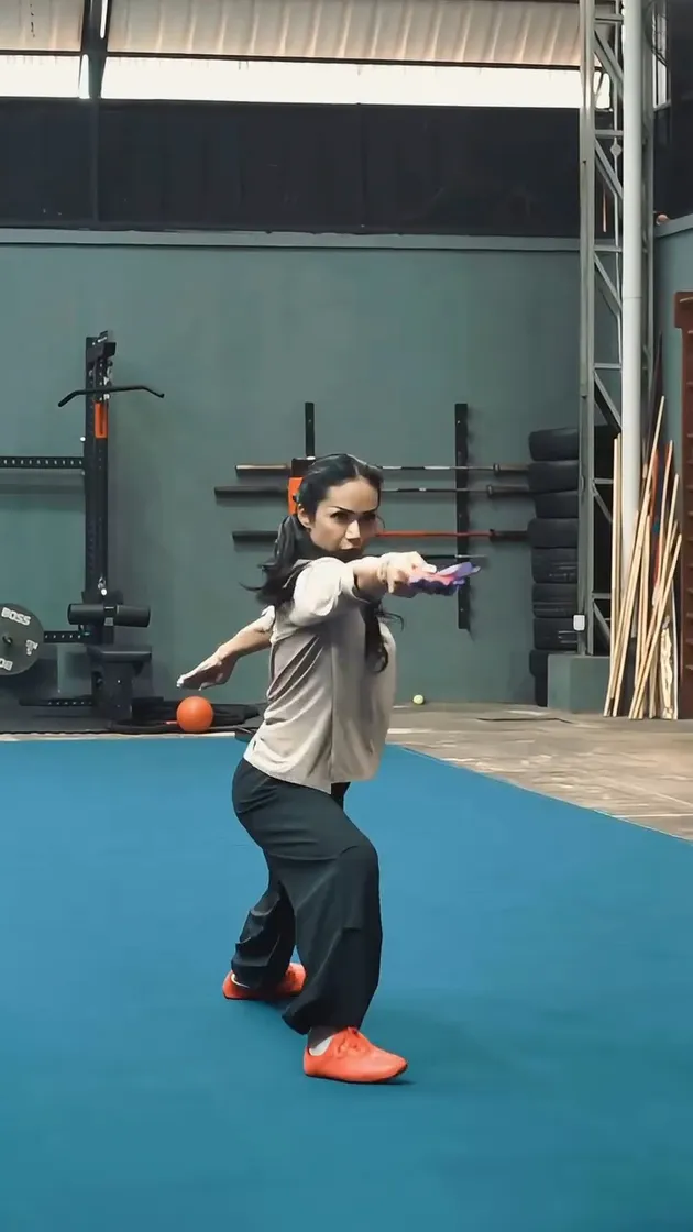 Kris Dayanti latihan wushu