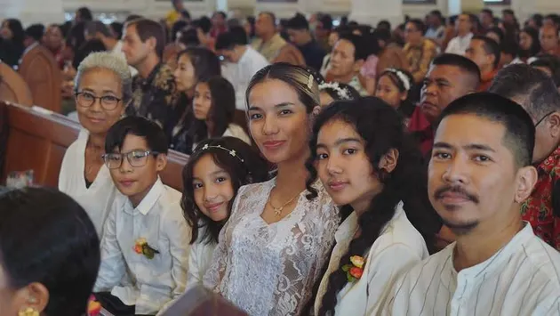 Leticia Joseph bersama keluarga