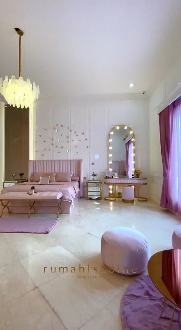 Every Little Girl's Dream, 10 Pictures of Celebrity Children's Pink-themed Rooms - Super Adorable Feels Like Entering Barbie's House