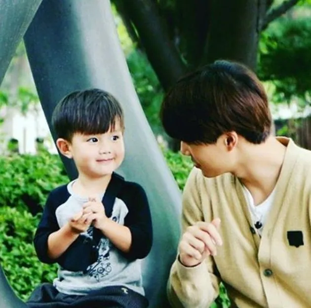 Kai EXO &amp; Kembaran Tae Oh
