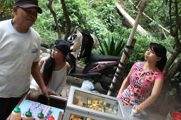 foto-foto Restu - penjual cilok bertato di Malang