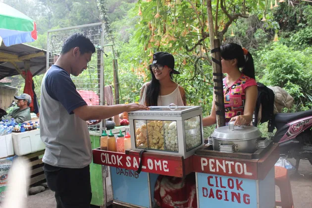 foto-foto Restu - penjual cilok bertato di Malang