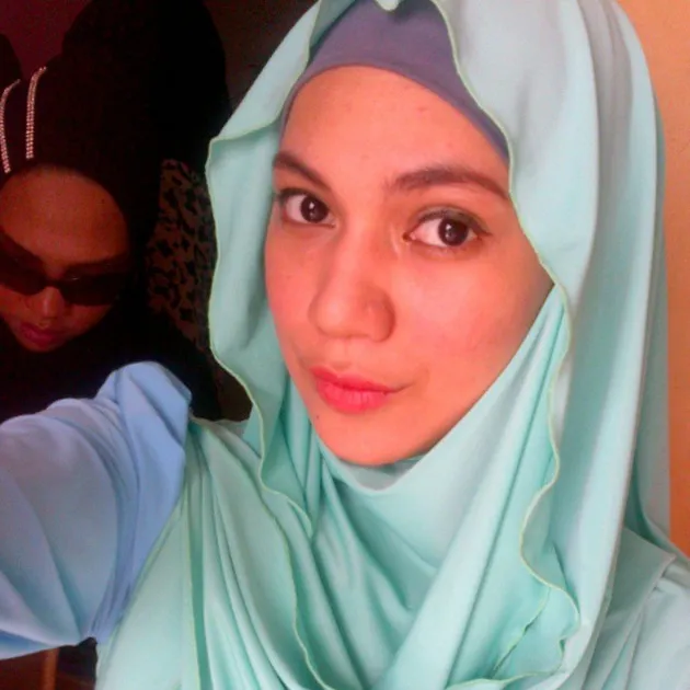 Namun kini gadis asa Medan makin pede dengan hijab dan suara emasnya.