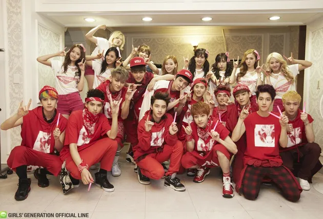 INDAHNYA PERSAHABATAN YOONA SNSD DAN SUHO EXO, SUKA SELFIE 