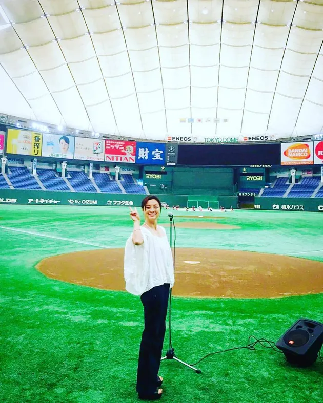 Tomiko Van