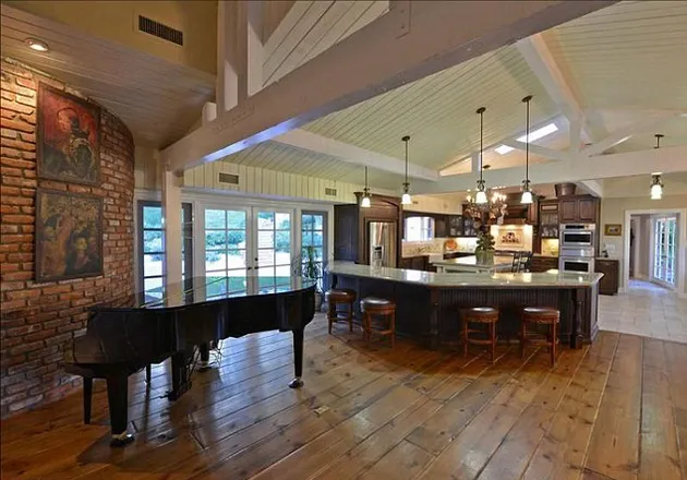 Foto Rumah Miley Cyrus