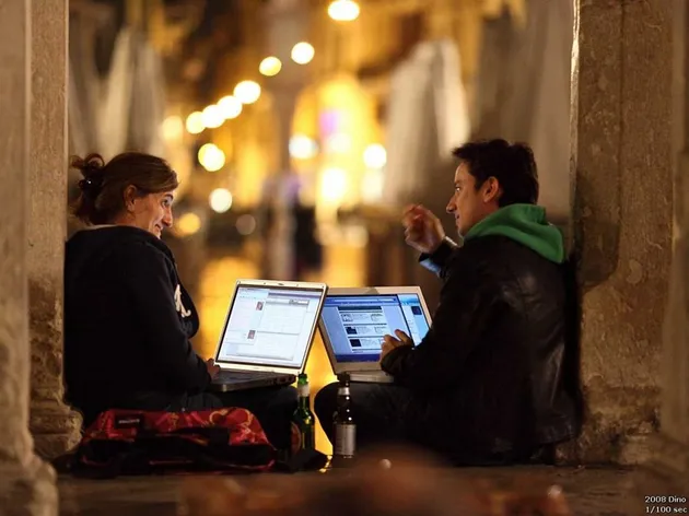 Sisi Negatif Kerja di Facebook